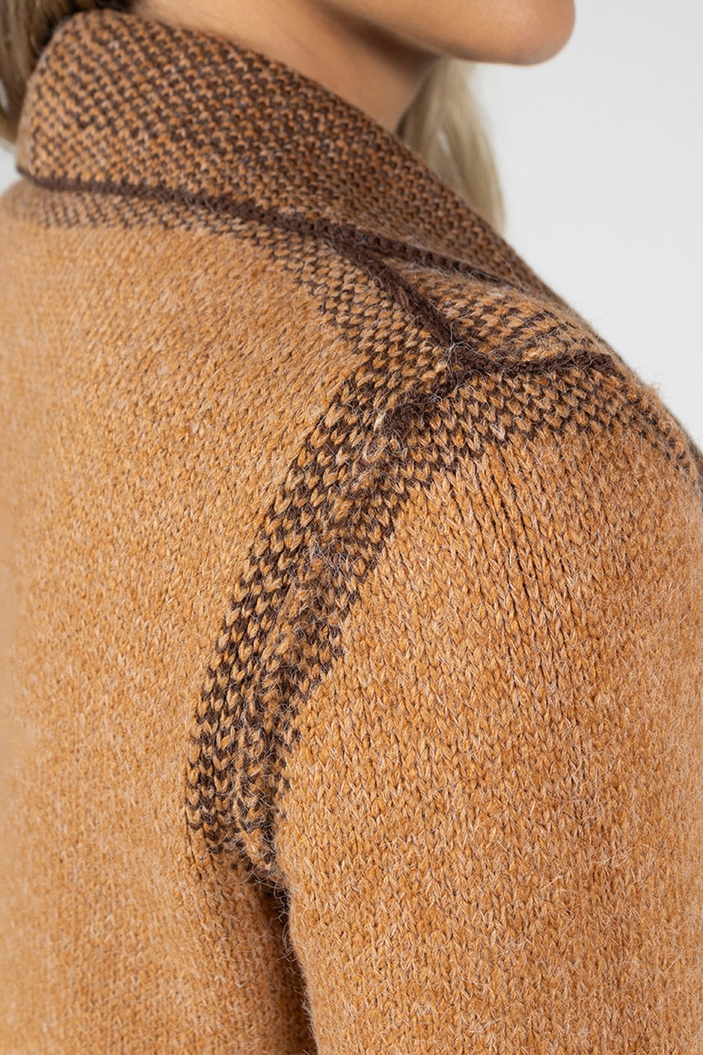 Women’s Reversible Knit Coat Brown – Elegant and Comfortable