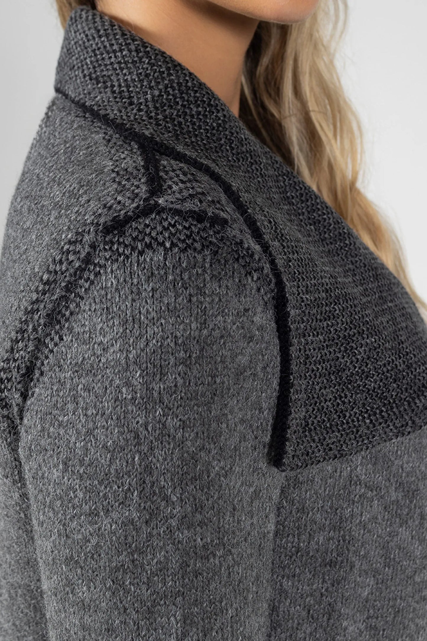 Women’s Reversible Knit Coat Dark Grey – Elegant and Comfortable