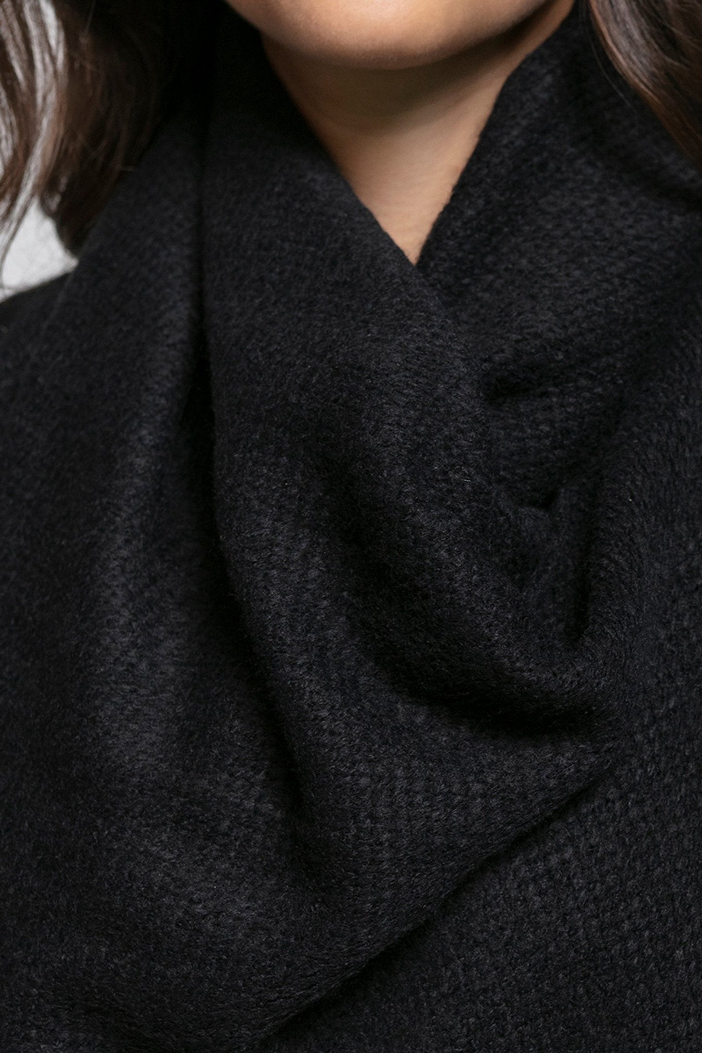 Women’s Black Knit Coat with Twisted Collar – Elegant and Comfortable