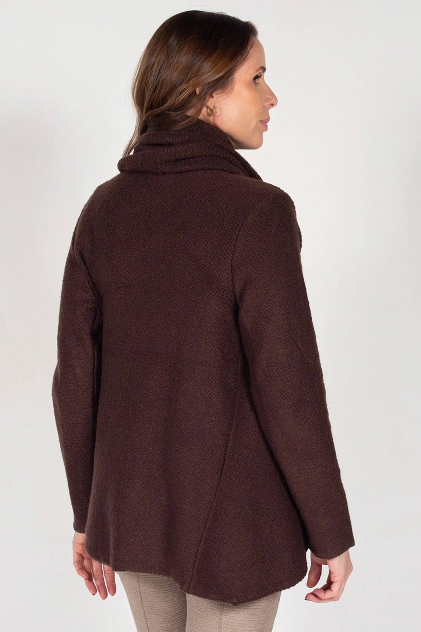 Women’s Brown Knit Coat with Twisted Collar – Elegant and Comfortable